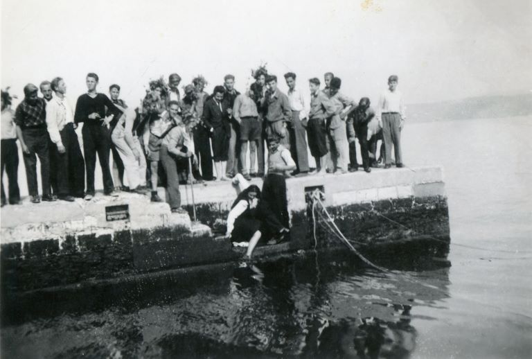 pupils of the Nautical School at the first baptism of the sea